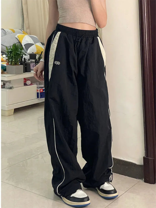 Cargo oversized Pants with High Elastic Waist and Wide Legs.